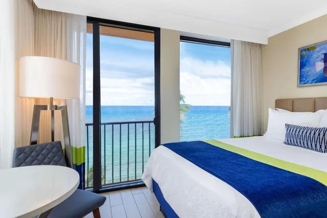 غرفة ركنية بسرير كينج بإطلالة على البحر، Wyndham Deerfield Beach Resort 5/6