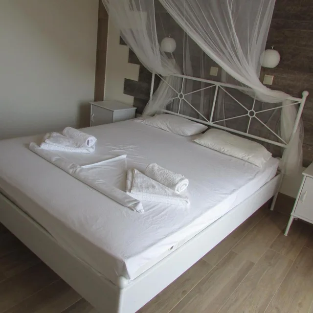 1 Bedroom, Apartment, Sevi Apartments 3/10