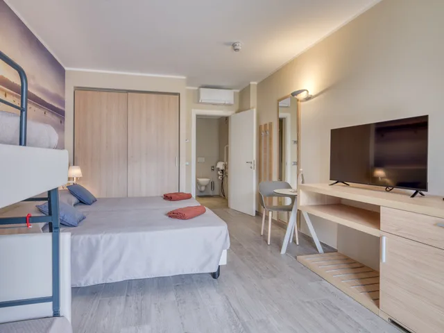 غرفة سوبيريور رباعية، Hotel Cristina 9/15