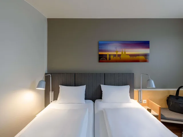 Standard, Twin Beds, Ibis Cologne Airport Hotel 5/10