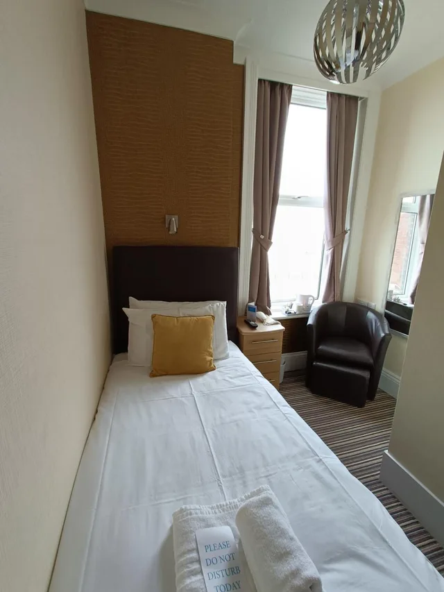 غرفة مفردة، The Palm Court Hotel 1/10