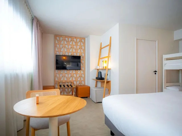غرفة كلاسيكية بسرير مزدوج بإطلالة على المدينة، Mercure St Raphael Centre Plage 9/10
