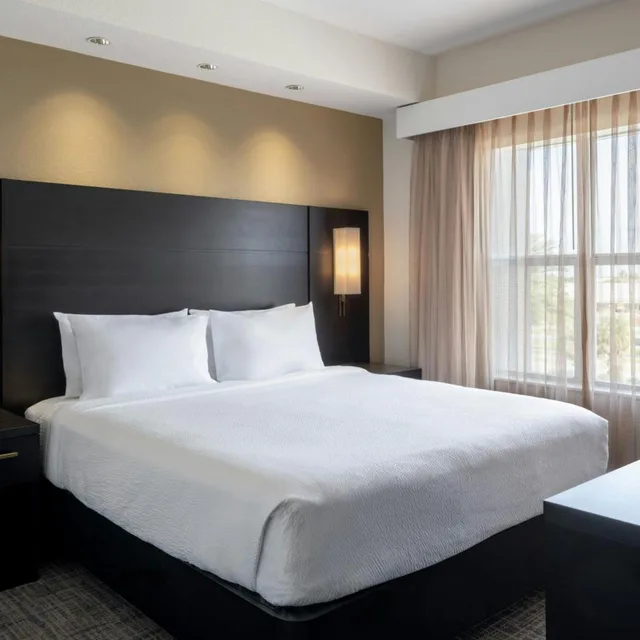 استوديو بسرير كينج مع أريكة بحوض استحمام لذوي الإعاقة، Residence Inn Melbourne 2/6