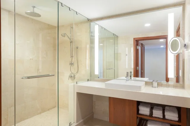 Room, King Bed, Partial Gulf View, Balcony، JW Marriott Marco Island Beach Resort 2/5