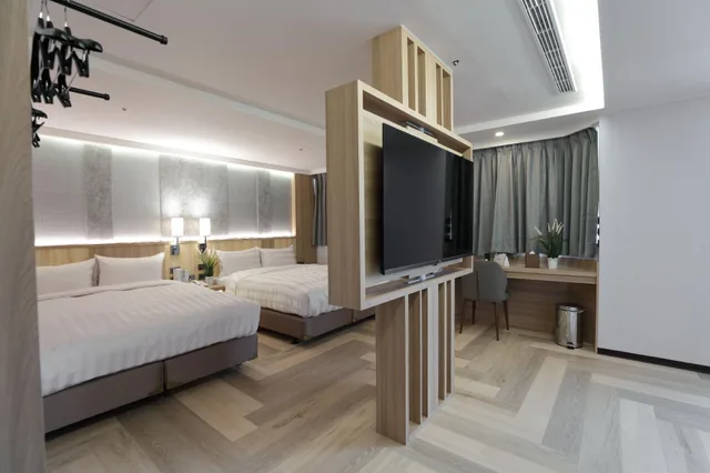 غرفة ديلوكس رباعية بسريرين كوين، Silken Hotel 1/1