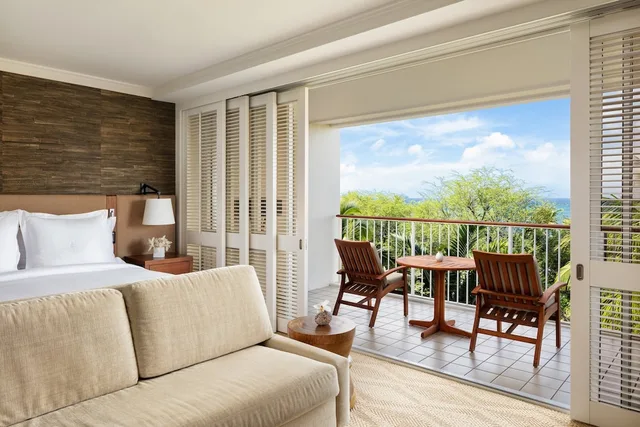 غرفة بسرير كينج بإطلالة جزئية على البحر، Four Seasons Resort Oahu At Ko Olina 1/5
