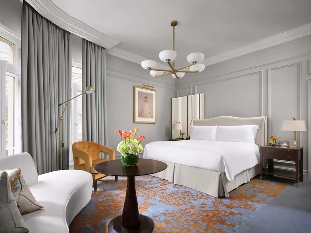 جناح بغرفة نوم واحدة، The Savoy Hotel 4/8