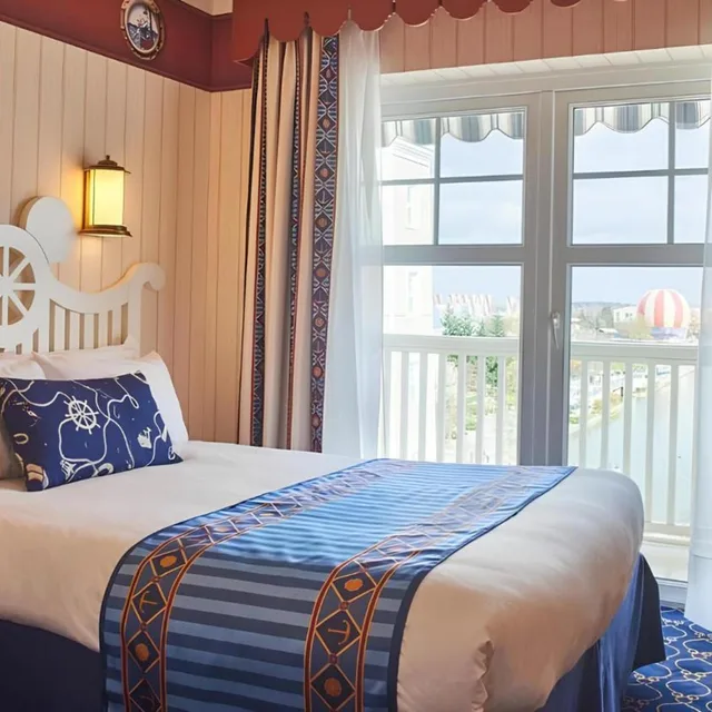 غرفة سوبيريور بإطلالة على البحيرة، Disneys Newport Bay Club 1/4