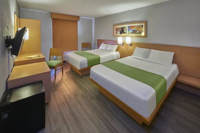 غرفة قياسية بسرير مزدوج، City Express by Marriott Celaya Parque 2/2