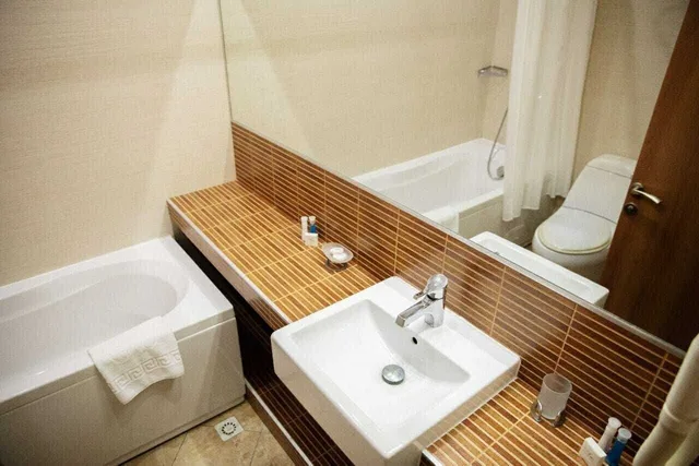 غرفة قياسية بسرير كوين، Austin Hotel Baku 3/4