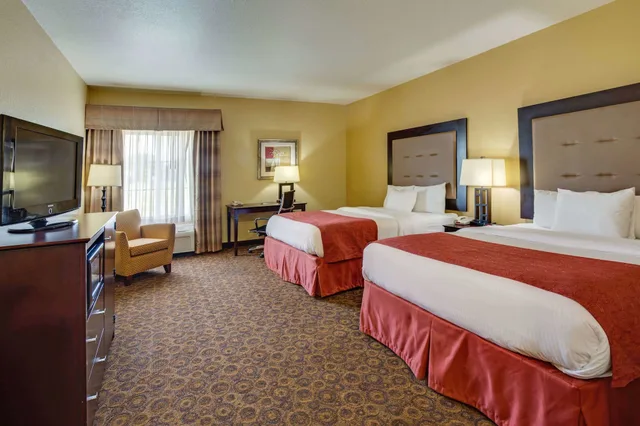 غرفة بسريرين كوين لذوي الإعاقة، La Quinta Inn & Suites by Wyndham Vicksburg 1/6