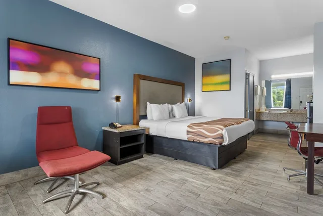غرفة قياسية بسرير كينج بجاكوزي، Best Western Magnolia 1/7