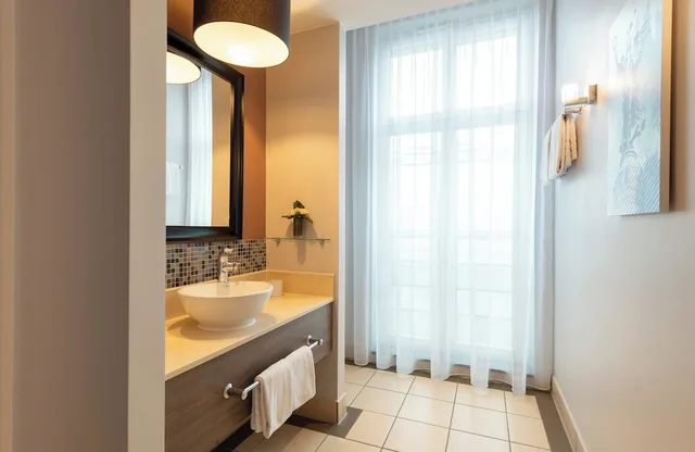 جناح جونيور بسريرين منفصلين، Leonardo Royal Hotel Berlin Alexanderplatz 4/4