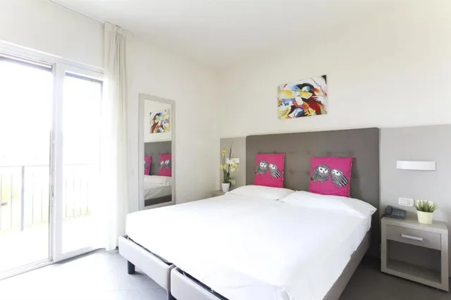 Classic, Double Bed, Lake View, Balcony, Belvedere 2/6