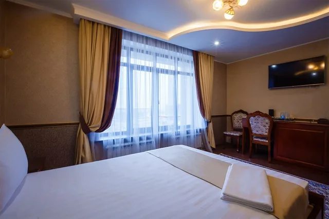 جناح جونيور بسرير كوين، Salut Hotel Almaty 1/4
