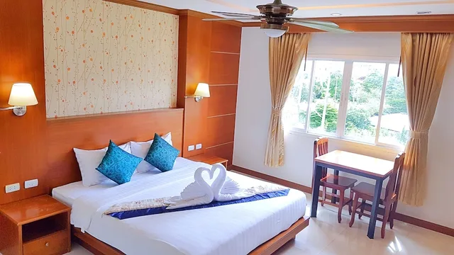 Standard, King Bed, Kitchenette, Green Harbor Hotel And Service Apartment 2/10