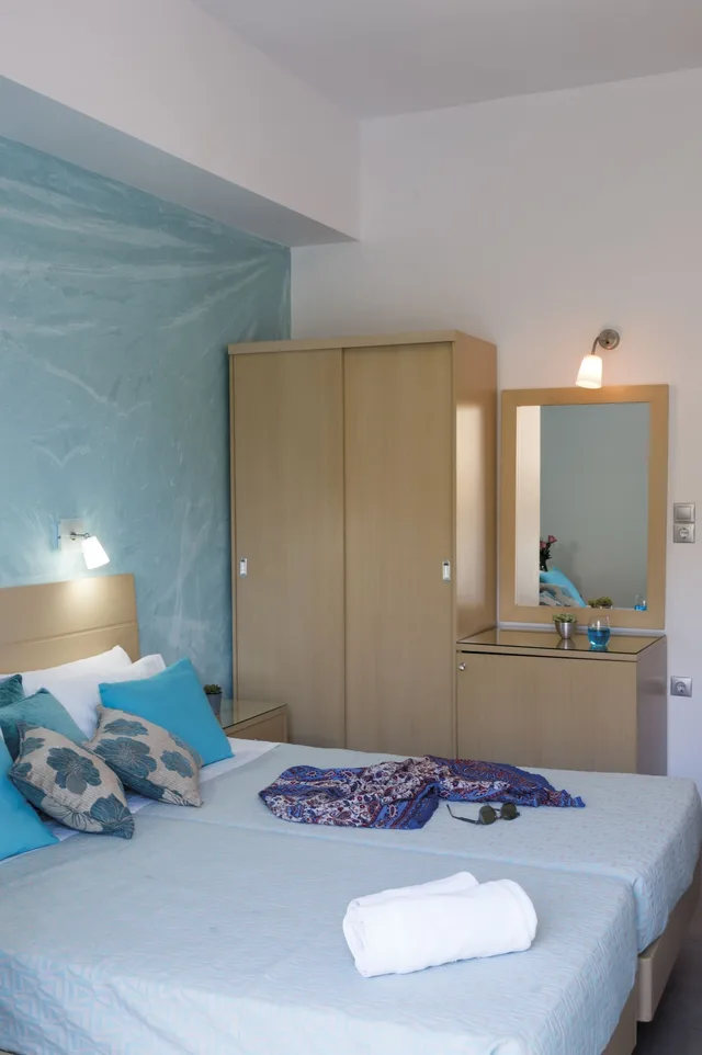 غرفة عائلية بسرير مزدوج وسريرين منفصلين بغرفتي نوم، Blue Harmony Hotel 1/2
