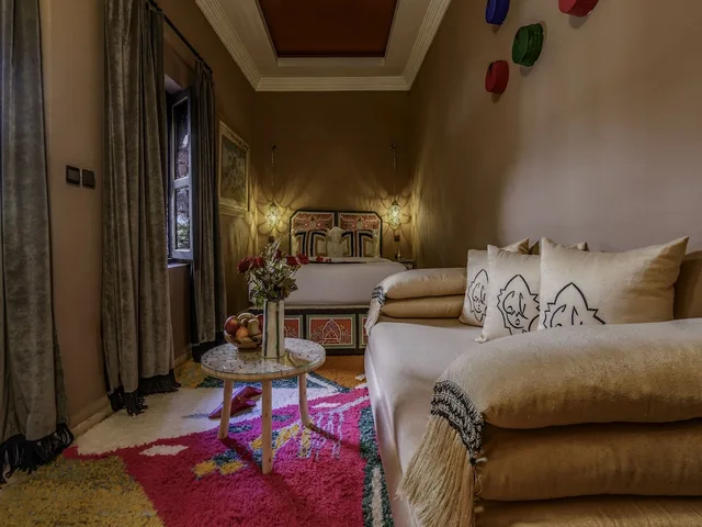 جناح بسرير كينج وسرير فردي بحوض استحمام، Riad Irhalne 3/4