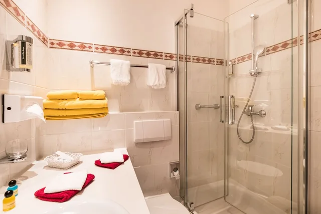 غرفة قياسية مفردة بسرير فردي، Das 53 Hotel 3/3