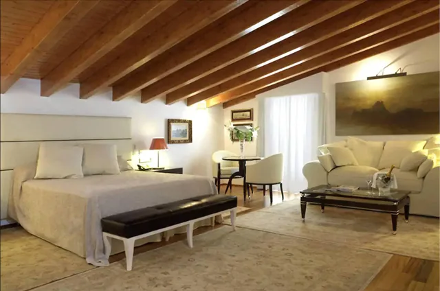 جناح جونيور بجاكوزي بحوض استحمام، Mirador de Dalt Vila Relais Chateaux 9/10