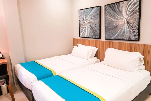 Z Pad, Twin Beds، Zpad Residences 2/4
