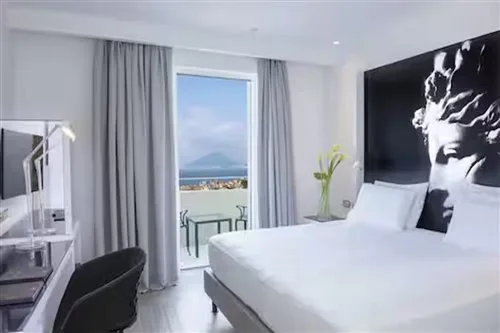 غرفة سوبيريور مفردة بإطلالة على البحر، Hilton Sorrento Palace 1/1