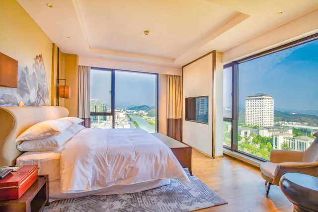 جناح بسرير كينج، Sheraton Yunfu Xinxing Hotel 1/6