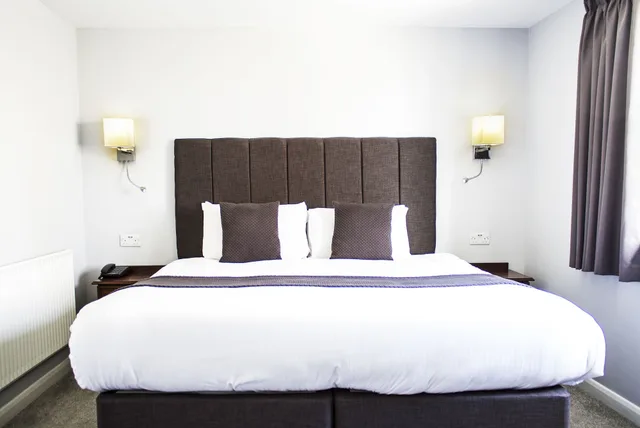 غرفة بسريرين منفصلين بإطلالة على الحديقة، The Boars Head Hotel 2/6