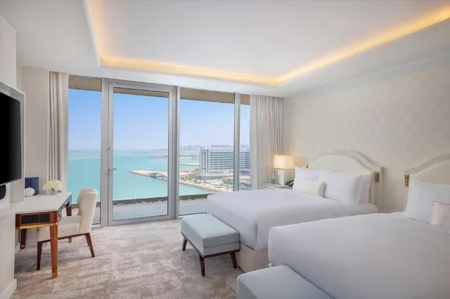جناح فاخر بسرير كينج وسريرين كوين بغرفتي نوم، Waldorf Astoria Lusail Doha 2/4