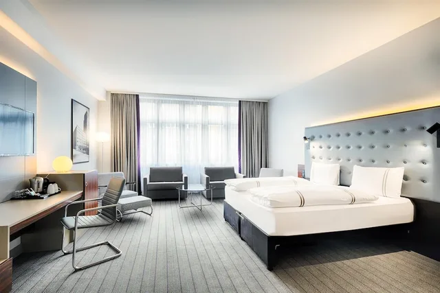 Standard, Quadruple, 2 Murphy Beds, Queen Bed, Premier Inn Cologne City Mediapark Hotel 3/8