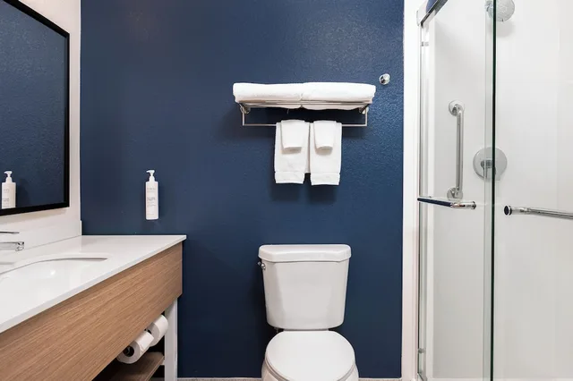 غرفة بسريرين مزدوجين، Spark by Hilton Wilmington 2/2