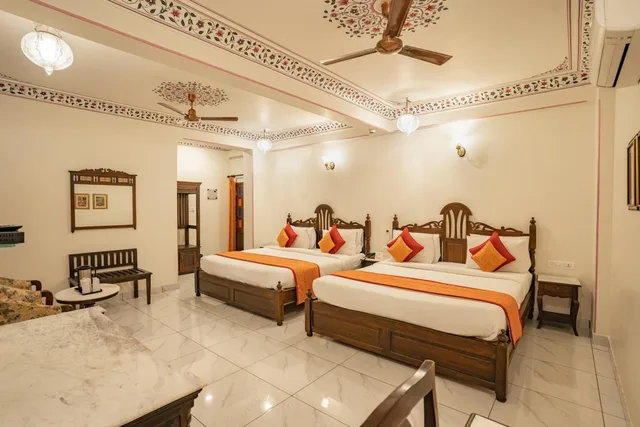 غرفة عائلية، Hotel Umaid Residency 3/3