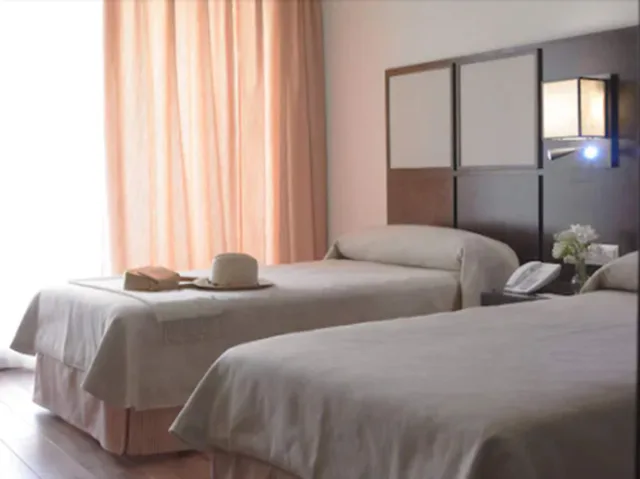 Room, Single, Isla de la Garena 1/3