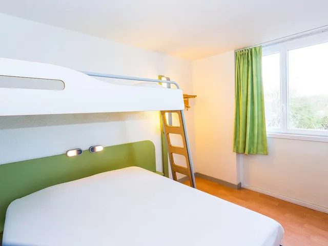 Room, Triple, Double and Bunk Bed, Ibis budget Lorient Hennebont 2/7