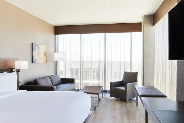 غرفة بسرير كينج بإطلالة على المدينة مع أريكة، Ac Hotel Salt Lake City Downtown 5/6