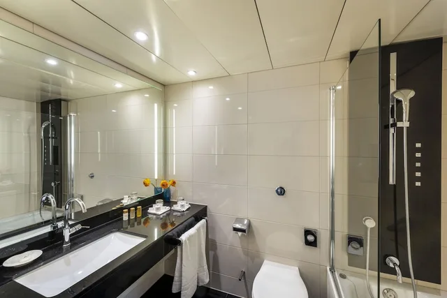 Senior, Suite, Queen Bed، Maritim Hotel Ulm 2/3