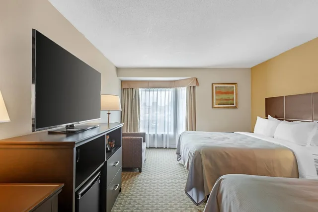 غرفة قياسية بسريرين كوين، Quality Inn and Suites Brampton 1/10