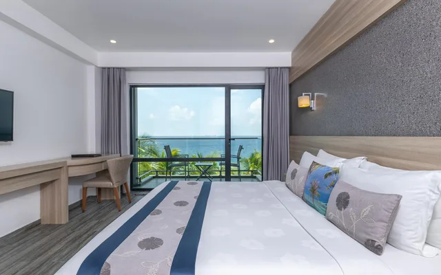 Super Deluxe Room Ocean-view with Balcony-Transfer Excluded، Kaani Grand Seaview 8/10