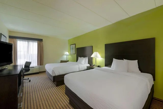 غرفة بسريرين كوين، City Express By Marriott Grove City 1/3