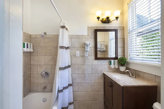 Southernmost, Deluxe, King Bed، The Southernmost Inn - Adult Only 5/5