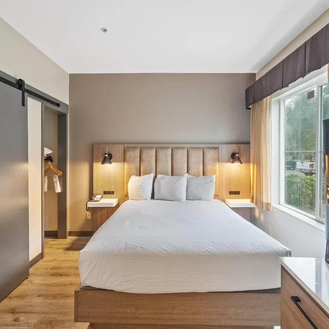 غرفة بسرير كوين مع أريكة لذوي الإعاقة، Hawthorn Suites by Wyndham Rancho Cordova/Folsom 1/8
