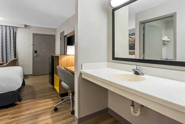 غرفة بسرير كينج لذوي الإعاقة، Days Inn by Wyndham Valdosta I-75 8/9