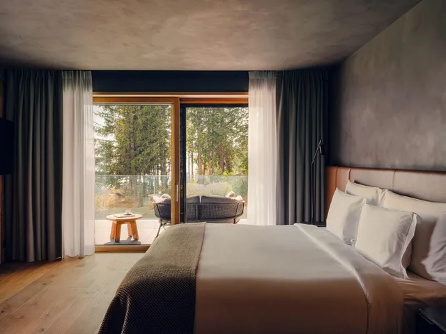 جناح ديلوكس بشرفة، Six Senses Crans Montana 1/2