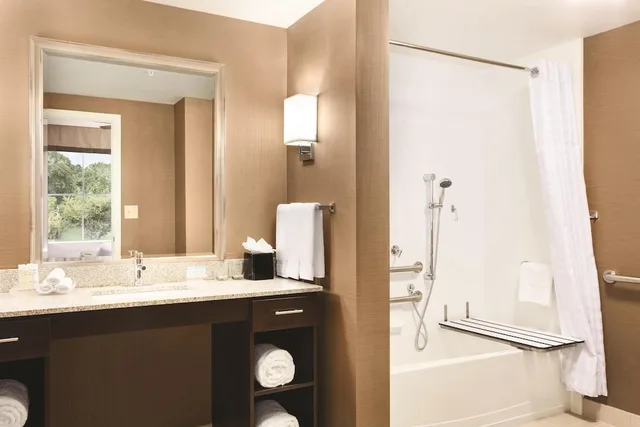 جناح بسرير كينج وسريرين كوين لذوي الإعاقة، Homewood Suites Atlanta Airport North 3/6