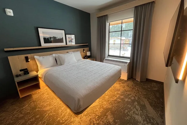 غرفة بسرير كينج، Hawthorn Extended Stay by Wyndham Leavenworth 1/5
