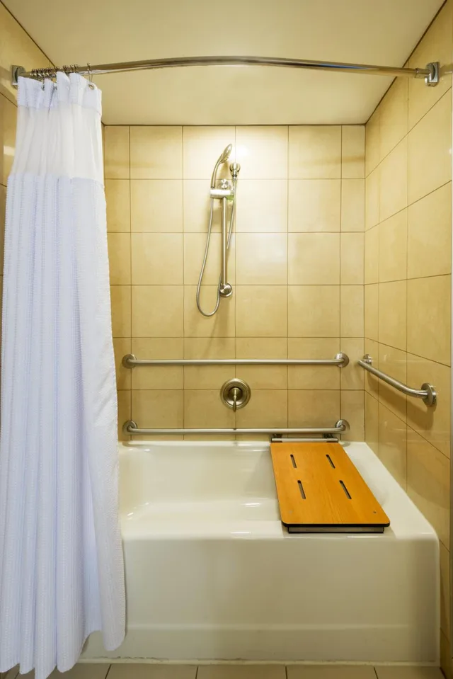 غرفة بسريرين كوين لذوي الإعاقة، CROWNE PLAZA BOSTON - WOBURN 4/4