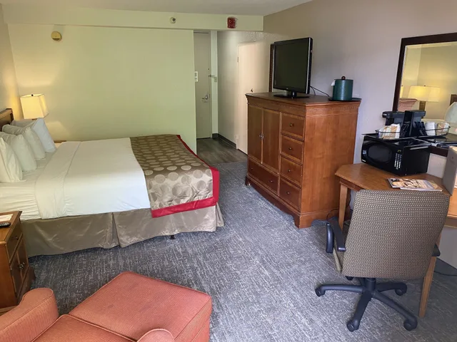 Room, King Bed, Accessible, Hotel Mesa Albuquerque Midtown 8/10