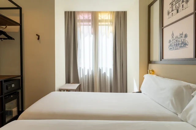 Room, Single, Double or Twin Bed، Petit Palace Canalejas 6/10