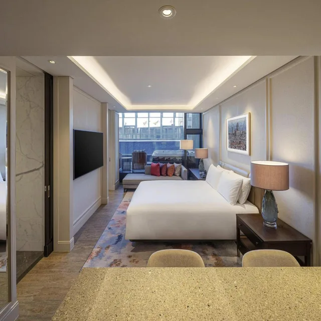 جناح بسرير كينج بإطلالة على المسبح، The Ambassador Seoul - A Pullman Hotel 2/3