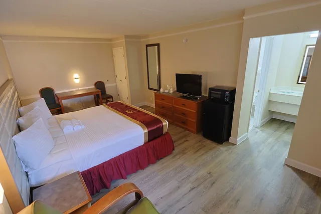 غرفة بسرير كينج لذوي الإعاقة، The Grand by Capital O Texarkana I-30 2/10